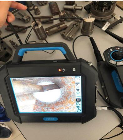 我司的工業(yè)內窺鏡在客戶的機械制造廠的演示